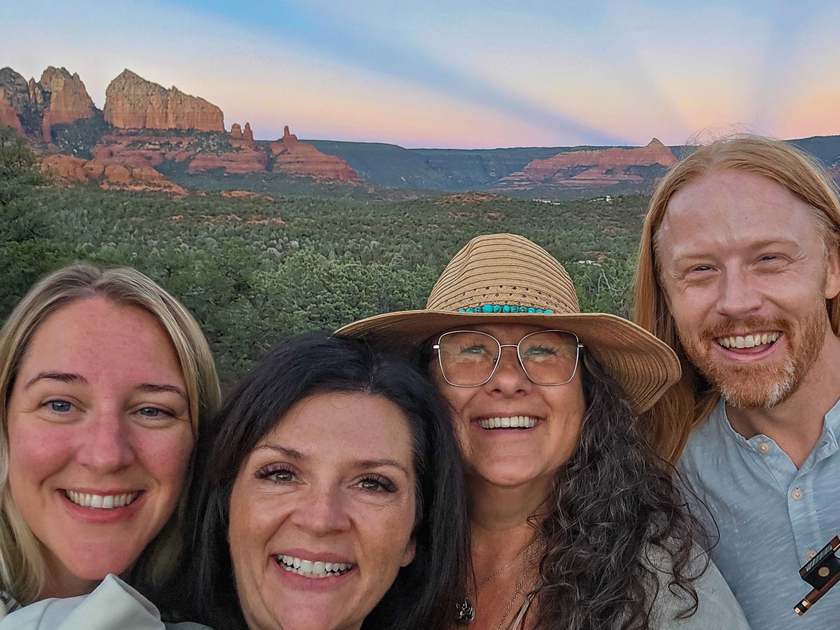 Happy guests enjoying a Sedona Red Rock concert